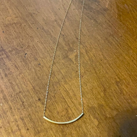 Crescent shape necklace. - Picture 1 of 4